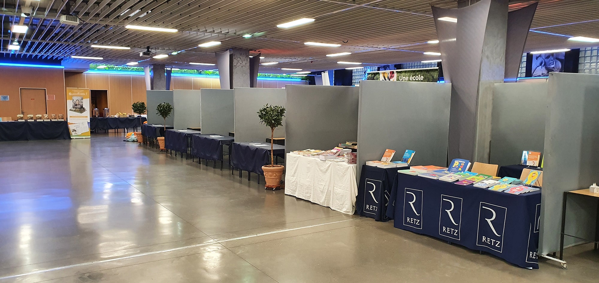 ARIANE-STAND-AVEC-NOS-TABLES-1